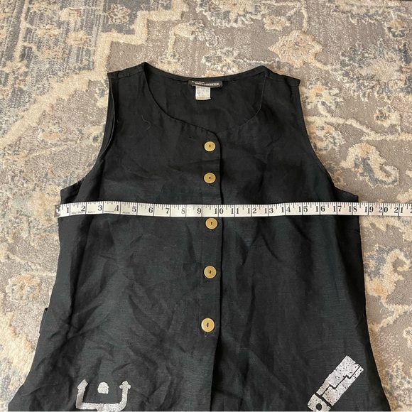 Black Sleeveless Maxi Dress with Unique Print - Picture 2 of 8